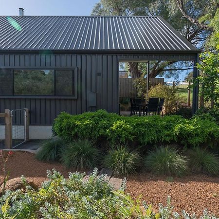Margaret River Bungalow-1-Street - Pet Friendly Eksteriør billede